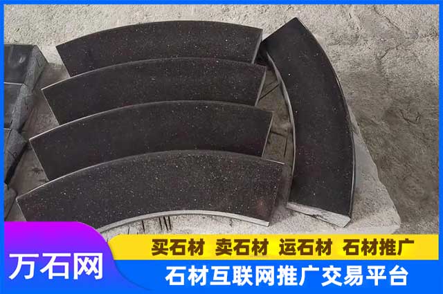 水景石材选用黑金沙还是蒙古黑好？